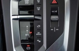 BMW M235i xDrive Gran Coupe, 2025, gear selector